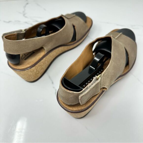 Clarks Rosemund Dune Suede Sandals- Size 7.5 - Picture 5 of 14